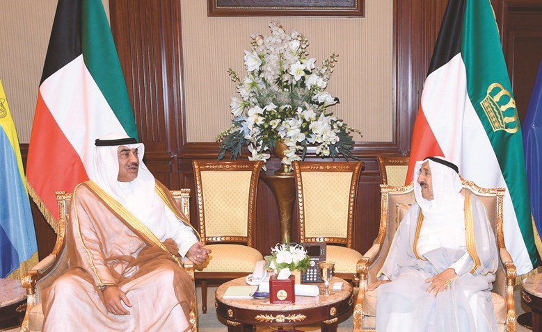 صاحب السمو الأمير الشيخ صباح الأحمد مستقبلا الشيخ صباح الخالد﻿