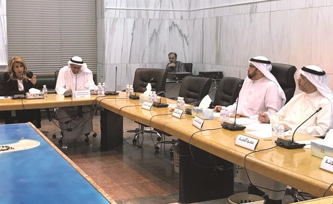عبدالسلام الرندي مترئسا ورشة العمل للجنة المهن الهندسية﻿