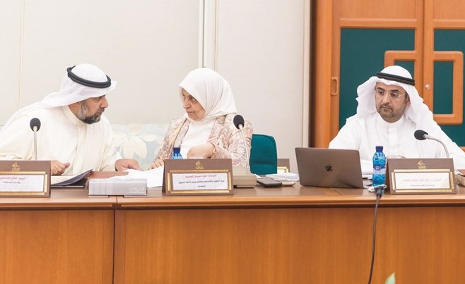 د. نايف الحجرف وهند الصبيح خلال الاجتماع﻿