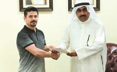 الفضلي موقعا العقد مع المدرب التركي تورجاي﻿