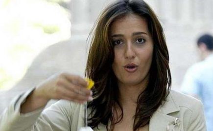 بالفيديو.. لأول مرة هنا شيحة تعلق على غياب شقيقتها حلا رغم عودتها للوسط الفني
