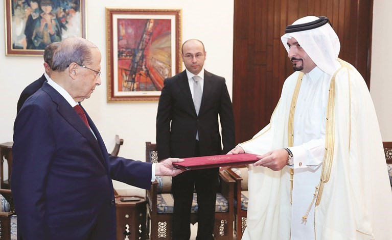 الرئيس العماد ميشال عون خلال تسلمه اوراق اعتماد سفير قطر الجديد السفير محمد حسن جابر الجابر	(محمود الطويل)﻿