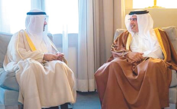 ولي العهد البحريني الأمير سلمان بن حمد خلال استقباله د.نايف الحجرف﻿