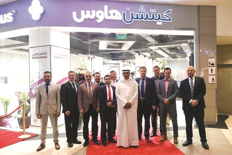 أيمن الشايع وأعضاء الإدارة العليا لشركة الشايع للمشاريع 	(زين علام)﻿
