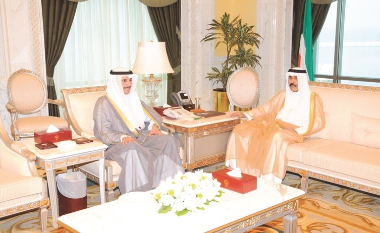 سمو ولي العهد الشيخ نواف الأحمد مستقبلا رئيس مجلس الأمة مرزوق الغانم﻿