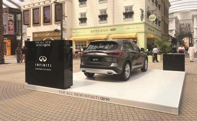 «إنفينيتي QX50»  أبهرت الزوار في «الأفنيوز»