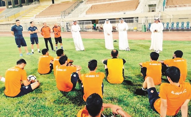 جانب من الاجتماع مع اللاعبين﻿