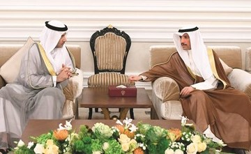 رئيس مجلس الأمة مرزوق الغانم مع امين سر المجلس د. عودة الرويعي﻿