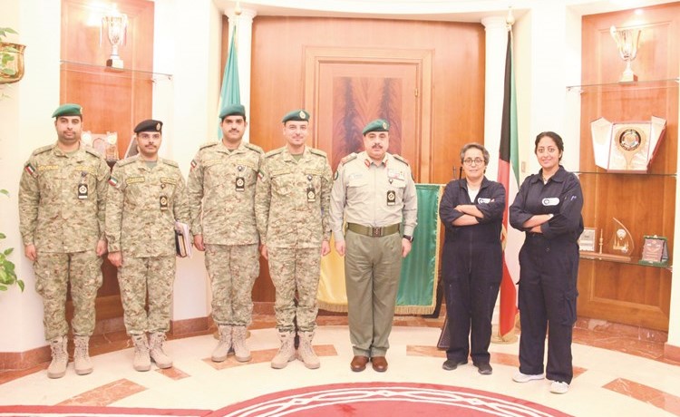 الفريق الركن هاشم الرفاعي خلال استقباله فريق أمنية﻿
