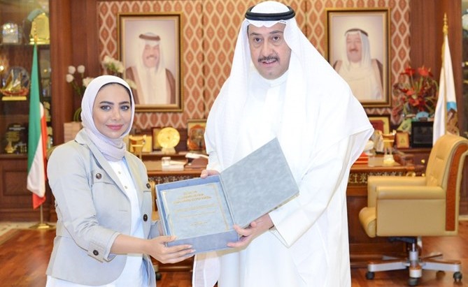 الشيخ فيصل الحمود مستقبلا د.لولوة صفر﻿