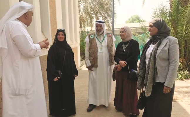 معهد الأبحاث نظم زيارة ميدانية لفريق الأيادي الخضراء البيئي التطوعي