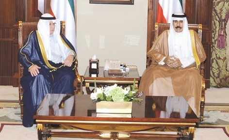 سمو ولي العهد الشيخ نواف الأحمد مستقبلا الشيخ خالد الجراح﻿