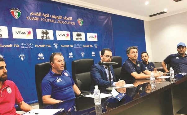 روميو يوزاك وميودراغ رادولفيتش ومشاري العازمي وعلي حمام  ﻿﻿خلال المؤتمر الصحافي﻿
