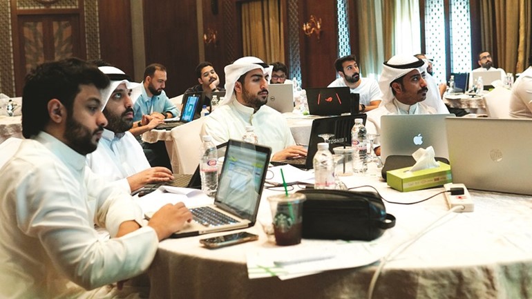 جانب من التطبيق العملي في أحد البرامج التدريبية ﻿