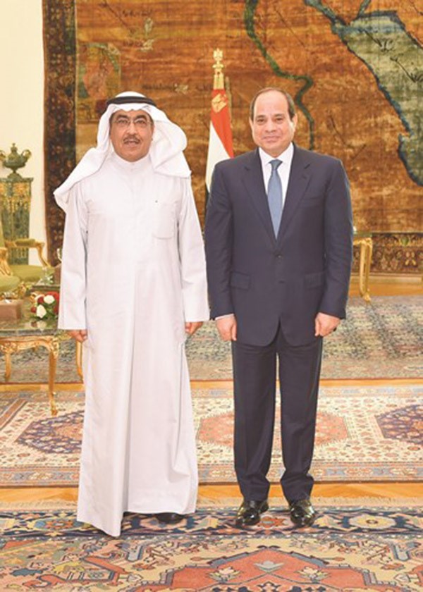 الرئيس المصري عبد الفتاح السيسي مع نائب رئيس التحرير الزميل عدنان الراشد ﻿