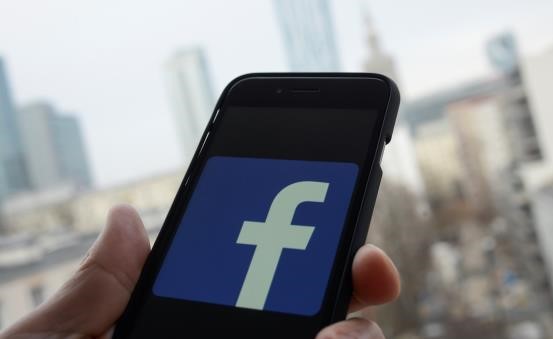 "فيسبوك" يرفع الحظر عن الحشيشة
