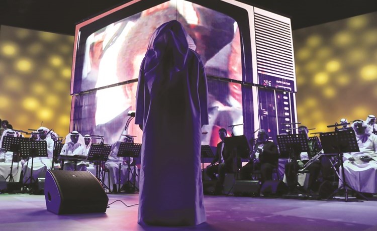 «الثمانينات» أعاد للجمهور عبق ماضٍ لا يُنسى ..وتمديد العروض حتى غدٍ الإثنين