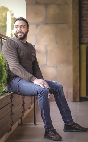 مصطفى العبدالله لـ «الأنباء»: صوّرنا أغنية «تعال أشبعك حب» بالموبايل وتعدت الـ 200 مليون مشاهدة