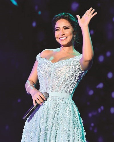 مغردون يشعلون حرباً بين نوال وشيرين!