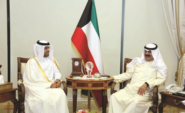  خالد الجارالله مستقبلا سفير قطر لدى البلاد بندر العطية ﻿