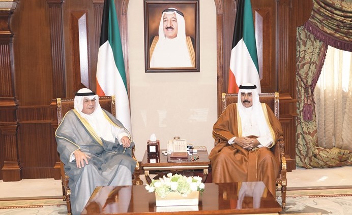 سمو ولي العهد الشيخ نواف الأحمد مستقبلا الشيخ خالد الجراح ﻿