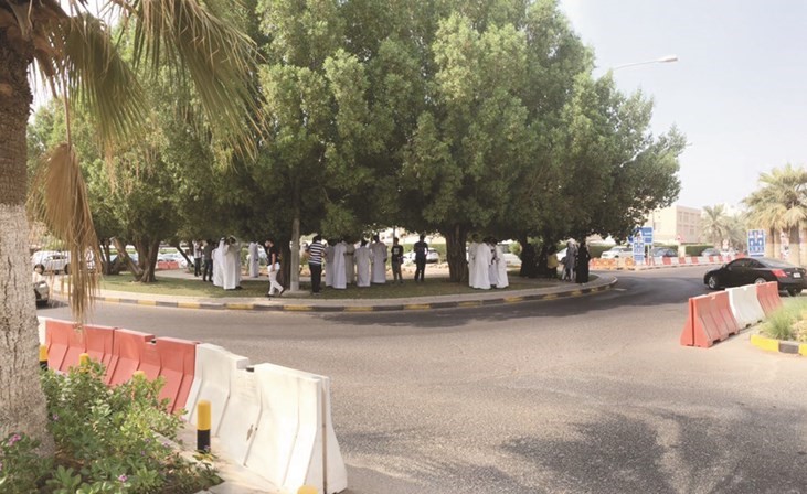 طلبة الهندسة نظموا وقفة احتجاجية تضامناً مع زميلتهم إيمان العنزيبعد حادث دهس أمام الكلية