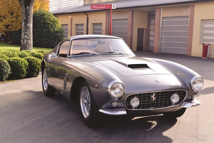 فيراري 250 جي تي 2+2 عام 1960﻿