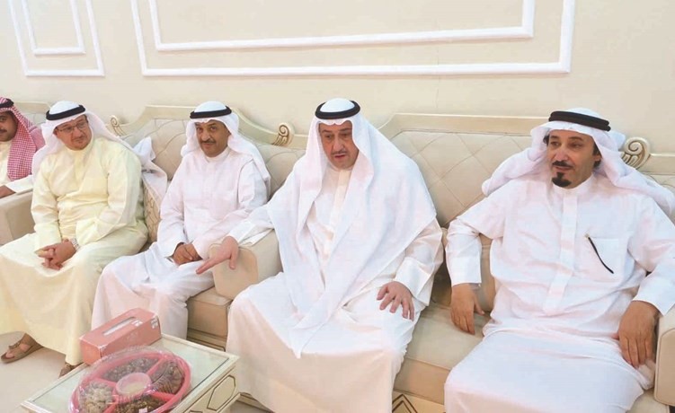 محافظ الفروانية زار ديوان الدويش