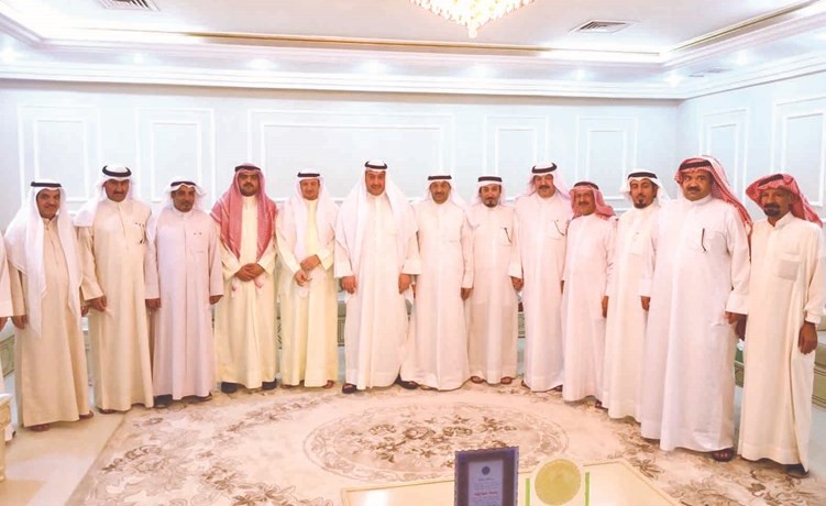 محافظ الفروانية زار ديوان الدويش