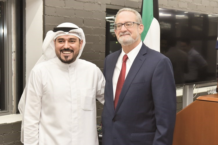 السفير الأميركي وم.أحمد معرفي ﻿