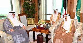 الأمير مستقبلاً الرئيس الغانم والنواب المشاركين في أعمال مؤتمر "البرلماني الدولي"