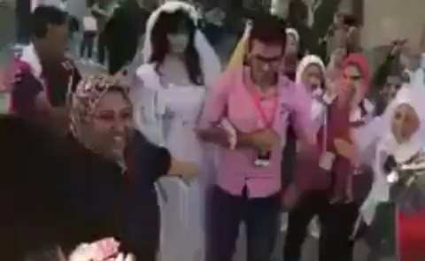 بالفيديو.. زفة شاب على «دمية مانيكان» تثير ضجة عبر إنستقرام
