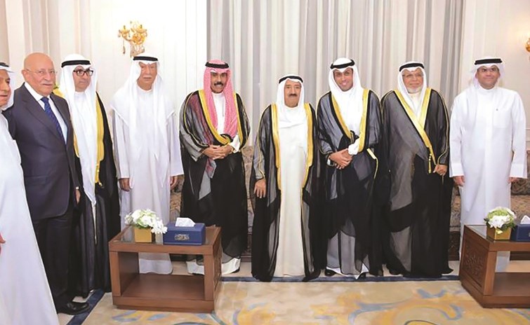 صاحب السمو الأمير الشيخ صباح الأحمد وسمو ولي العهد الشيخ نواف الأحمد يقدمان التهاني﻿