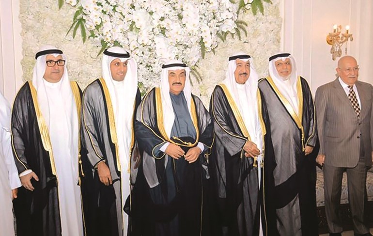 الشيخ جابر العبدالله وسمو الشيخ ناصر المحمد يهنئان﻿