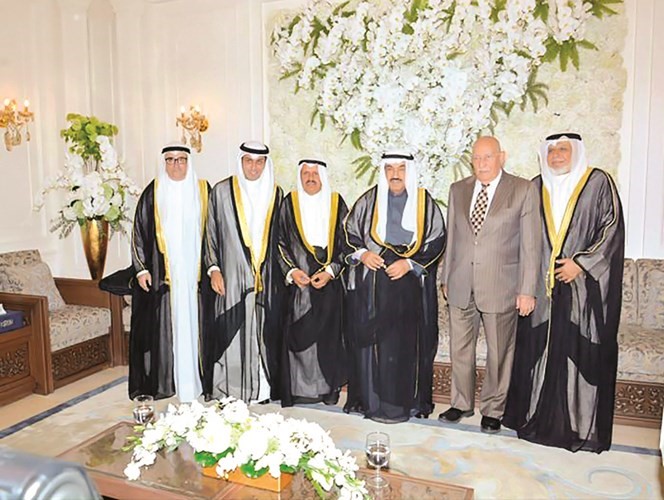 سمو الشيخ ناصر المحمد والشيخ دعيج الخليفة يباركان﻿