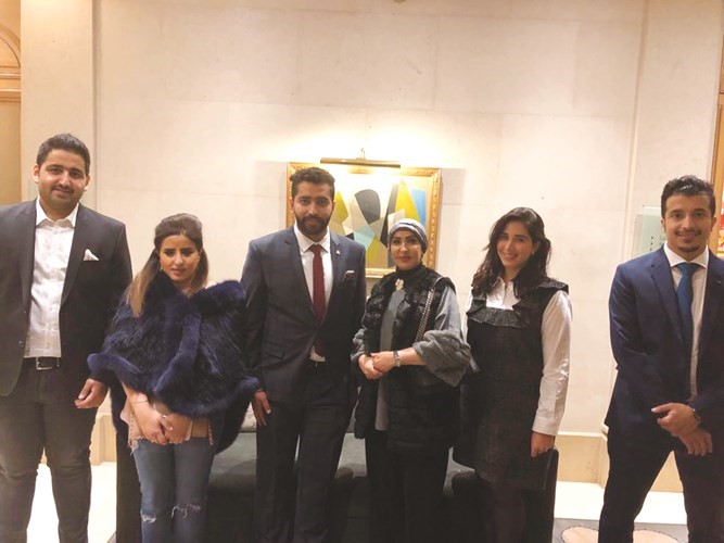اعضاء الاتحاد مع سفيرة النوايا الحسنة الشيخة انتصار الصباح﻿