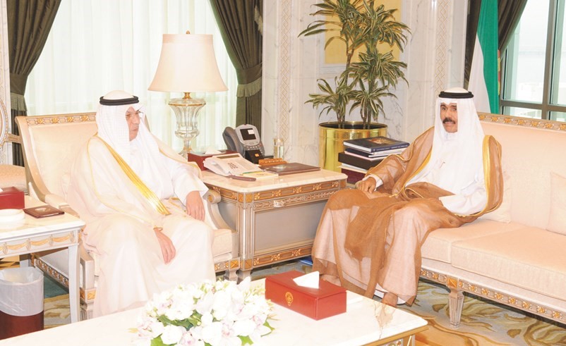 سمو ولي العهد الشيخ نواف الأحمد مستقبلا الشيخ خالد الجراح﻿