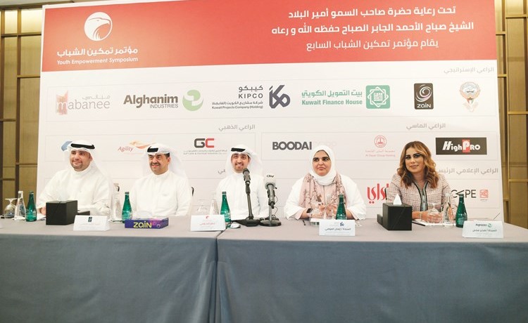 صورة جماعية للشركاء الاستراتيجيين مع منظمي تمكين﻿