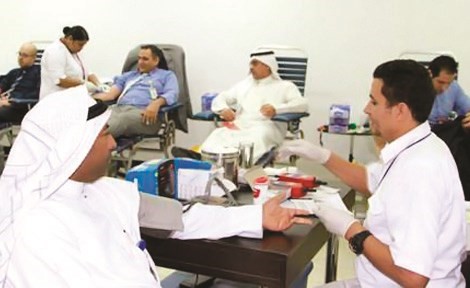 جانب من حملة الإنماء العقارية للتبرع بالدم﻿