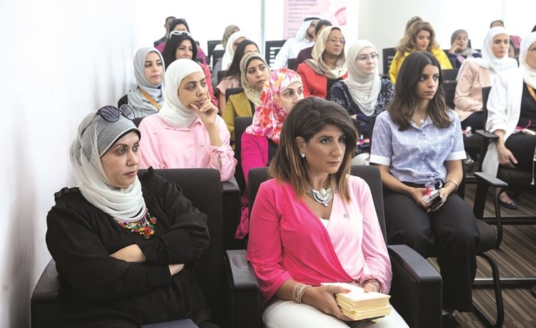 متابعة من العاملات في الخليج للتأمين للمحاضرة﻿
