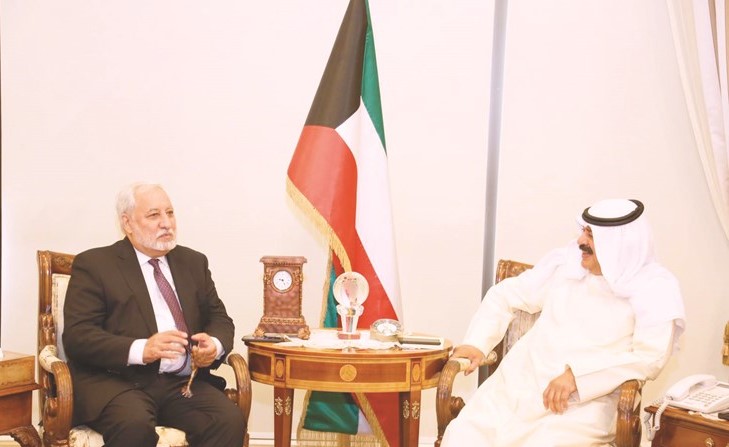 خالد الجارالله خلال لقائه السفير الأفغاني منكل حسين ﻿