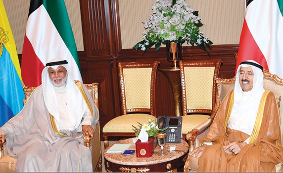 صاحب السمو الأمير الشيخ صباح الأحمد مستقبلا رئيس المجلس الأعلى للقضاء ورئيس محكمة التمييز ورئيس المحكمة الدستورية المستشار يوسف المطاوعة