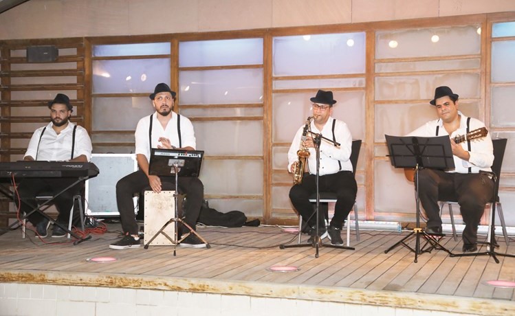اجواء ساحرة على انغام الموسيقى﻿