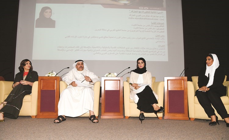 المتحدثون في إحدى جلسات المؤتمر	(محمد هاشم)﻿