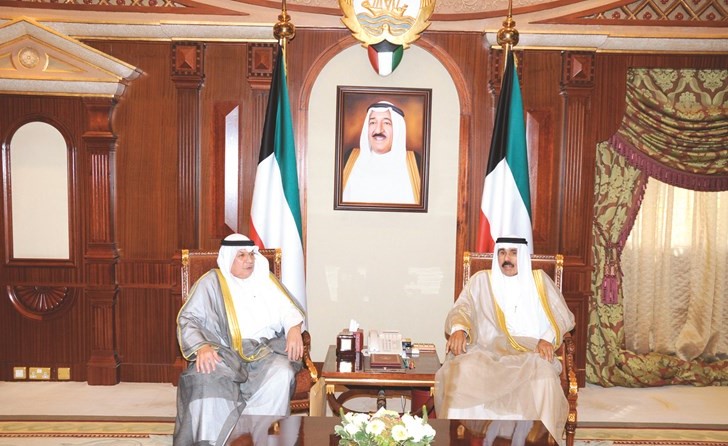 سمو ولي العهد لدى استقباله الشيخ خالد الجراح﻿