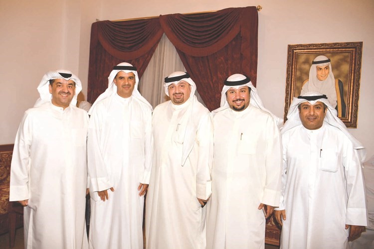 وليد الخشتي وعبدالله الملا وجمال النصرالله وبعض الحضور﻿
