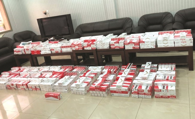 السجائر التي تم إحباط محاولة تهريبها﻿