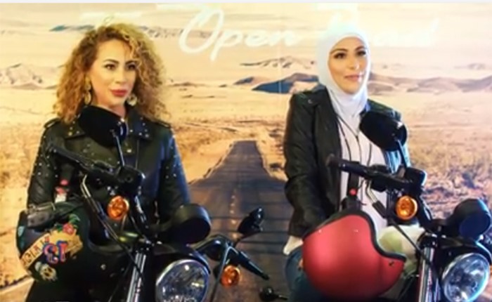 بالفيديو.. على دراجتيهما النارية.. شابتان عربيتان تجوبان الشرق الأوسط