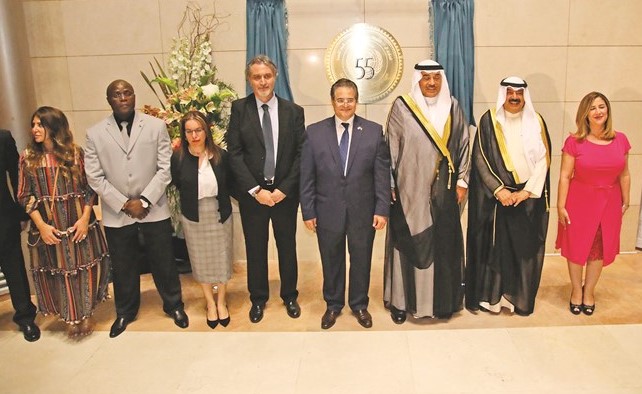 الشيخ صباح الخالد وخالد الجارالله يشاركان د. طارق عزمي وعددا من المشاركين في الاحتفال بيوم الأمم المتحدة	(عادل سلامة)﻿