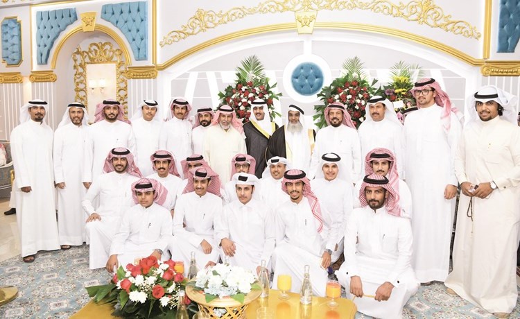 لقطة تذكارية مع المعرس محمد العجمي ووالده فجري بن هادي الحجيران العجمي﻿